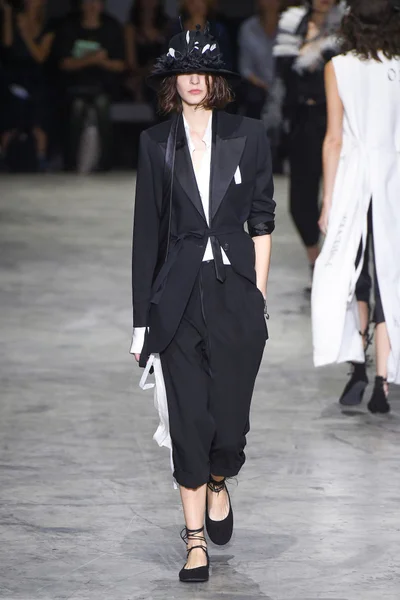 Look 39
